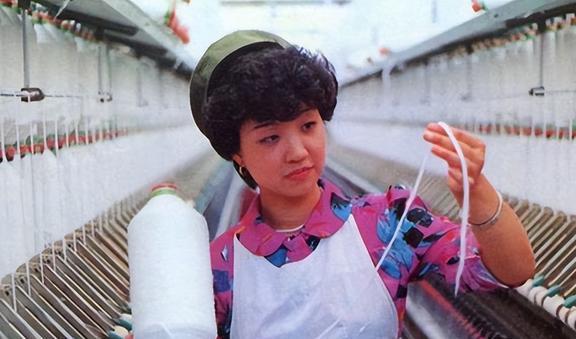 CQ9电子 CQ9传奇电子1993年19岁纺织女工点燃纱棉导致61人死亡原因是：贪小便宜(图10)