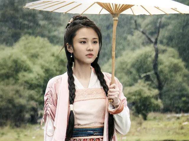 CQ9电子 CQ9传奇电子服装全剧太丑？赵丽颖粉丝怒撕《有匪》剧组连群演都穿得比她好(图6)
