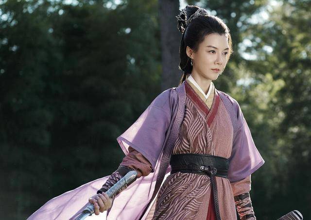 CQ9电子 CQ9传奇电子服装全剧太丑？赵丽颖粉丝怒撕《有匪》剧组连群演都穿得比她好(图9)