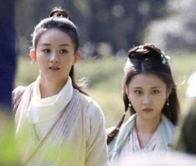 CQ9电子 CQ9传奇电子服装全剧太丑？赵丽颖粉丝怒撕《有匪》剧组连群演都穿得比她好(图7)