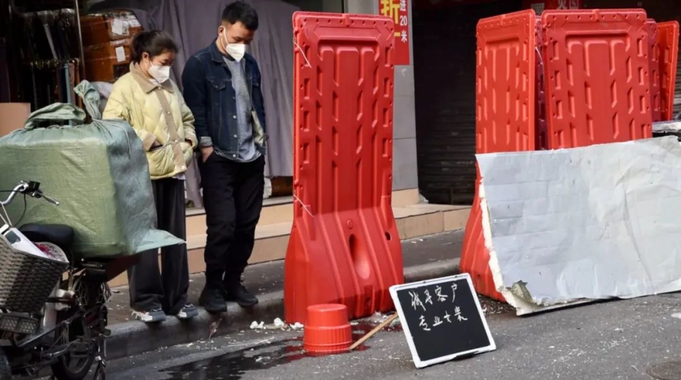 过年不回家留守在广州“湖北村”的纺CQ9电子 CQ9传奇电子织人(图9)