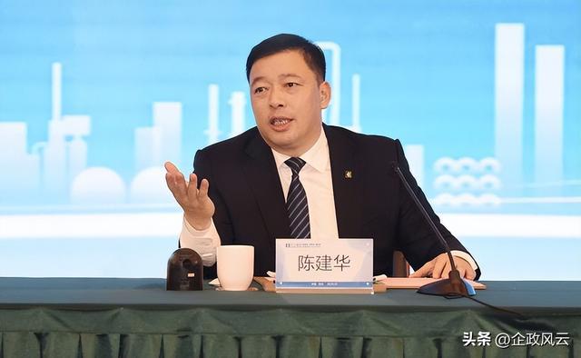 从泥瓦匠到行业霸主是什么让陈建华把企业从亏损做到300CQ9电子 CQ9传奇电子0亿的？(图3)