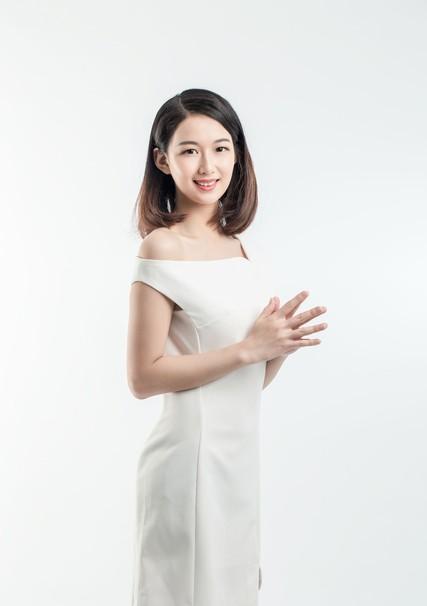 从烟管CQ9电子 CQ9传奇电子裙的流行看服装与心理倾向的关系
