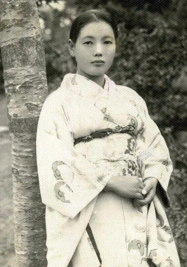 从二战前的日本女人的服装CQ9电子 CQ9传奇电子看其国力和生活状况(图2)