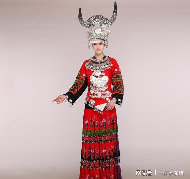 旅游去苗寨准没错但为何不建议买当地的银饰品和服装？CQ9电子 CQ9传奇电子(图7)