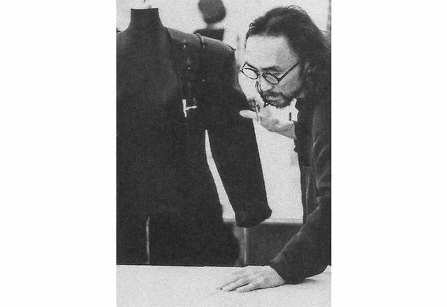 CQ9电子 CQ9传奇电子山本耀司柏拉图式恋人？没画过一张图却是享誉世界的服装设计师？(图18)