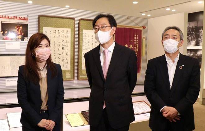 CQ9电子 CQ9传奇电子福原爱的长相很清纯穿的服装却很时尚看着很有女人味(图4)