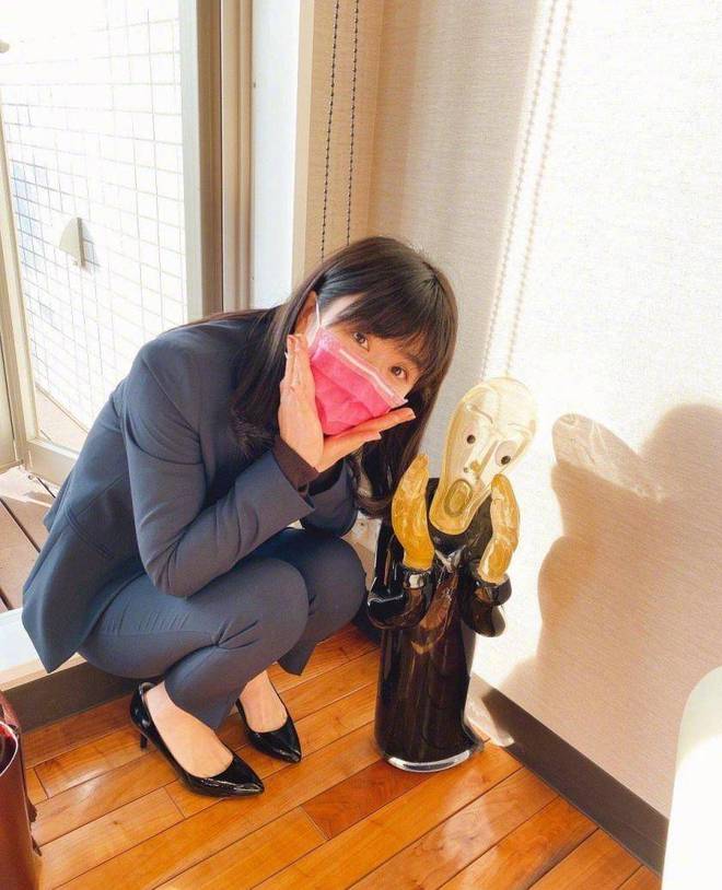 CQ9电子 CQ9传奇电子福原爱的长相很清纯穿的服装却很时尚看着很有女人味(图7)