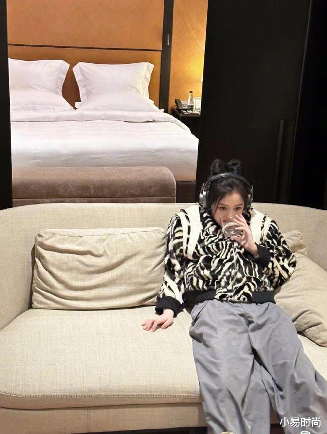 真想穿出帅气的初春搭配？搞懂这几种服装搭配保准你是CQ9电子 CQ9传奇电子穿搭第一(图2)