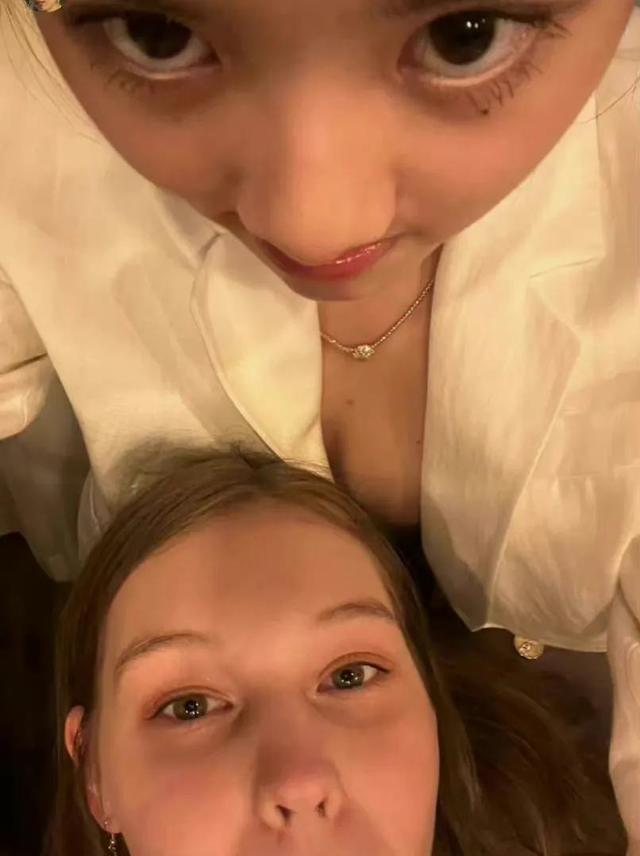 CQ9电子 CQ9传奇电子从黄多多的争议穿着谈谈如今服装的“去中国化”