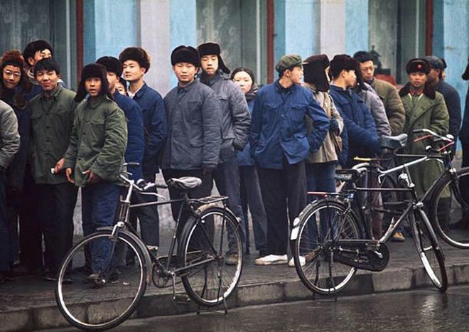 90年代服装更潮？现在年轻人大呼老土是不懂那时的疯狂！CQ9电子 CQ9传奇电子(图2)