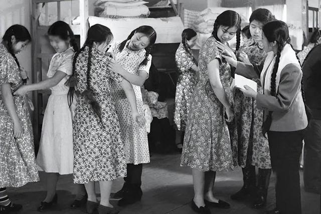 中国70年流行CQ9电子 CQ9传奇电子服装简史(图2)
