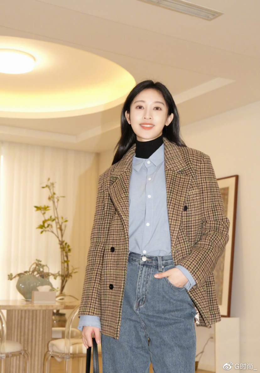CQ9电子 CQ9传奇电子学张俪的日常通勤穿搭精致的直线条服装设计轻松打造舒适风格(图7)