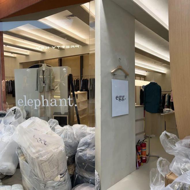 CQ9电子 CQ9传奇电子中国服装第一街“爆了”：有人三天卖1000万有人开单到手软(图7)