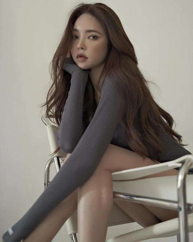 CQ9电子 CQ9传奇电子一个完美适合任何服装的模特Park Soo-yeon(图5)