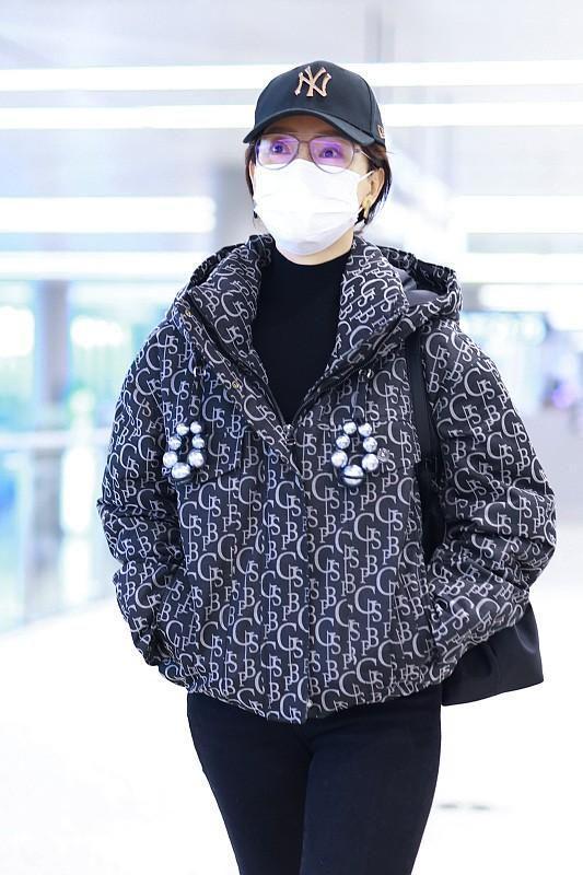 女人40岁之后多穿优雅的服装学陈数这么穿冬季能穿暖和还很美CQ9电子 CQ9传奇电子