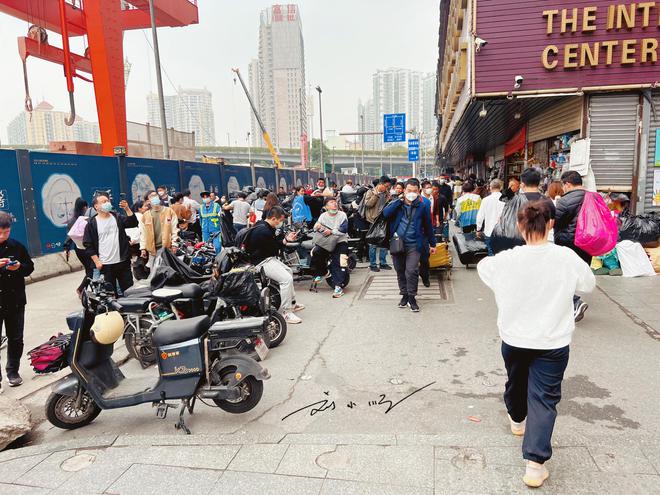 实拍“沙河服装批发市场”就在广州市中心常被大家吐槽CQ9电子 CQ9传奇电子脏乱差(图3)