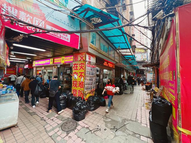 实拍“沙河服装批发市场”就在广州市中心常被大家吐槽CQ9电子 CQ9传奇电子脏乱差(图7)