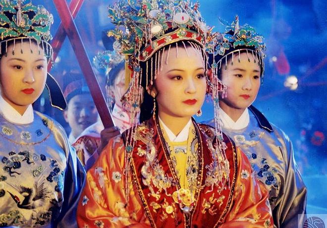 CQ9电子 CQ9传奇电子87《红楼梦》她在剧中只出场一次服装首饰却是全剧之最(图5)