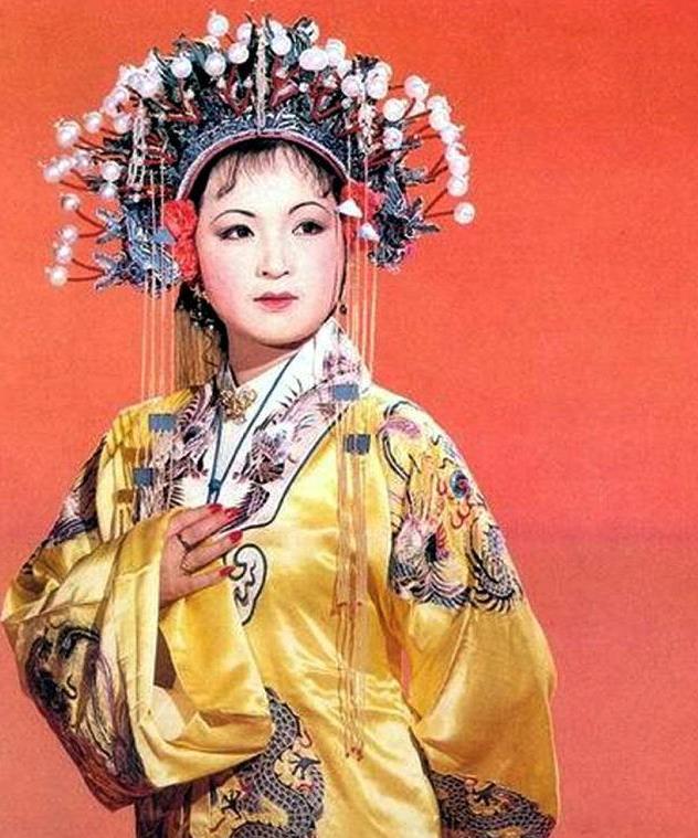 CQ9电子 CQ9传奇电子87《红楼梦》她在剧中只出场一次服装首饰却是全剧之最(图7)