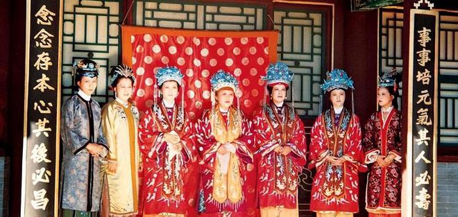 CQ9电子 CQ9传奇电子87《红楼梦》她在剧中只出场一次服装首饰却是全剧之最(图9)