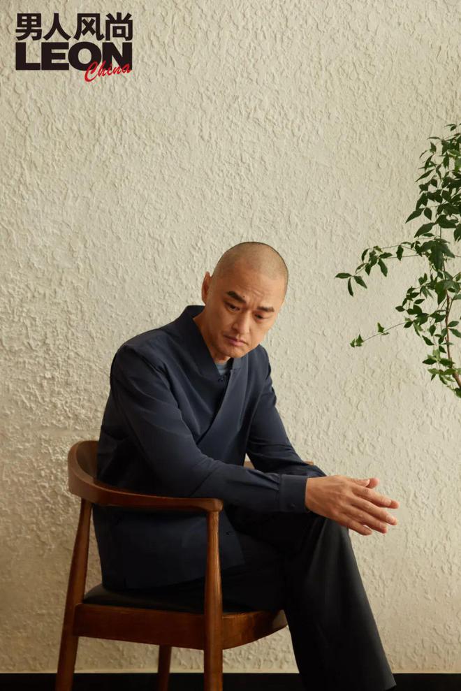 CQ9电子 CQ9传奇电子经典款变时髦、功能性服装凹造型、秋冬也要五颜六色男士穿搭今年大变样？(图26)