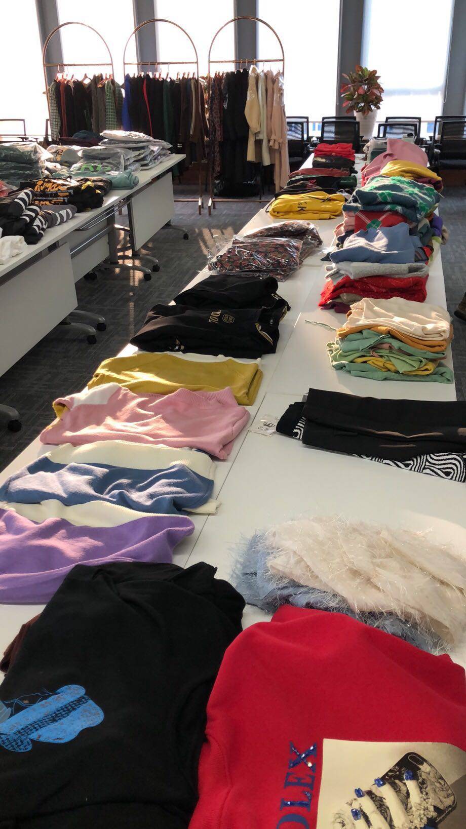 CQ9电子 CQ9传奇电子厂家直供夏秋服装批发市场一手货源