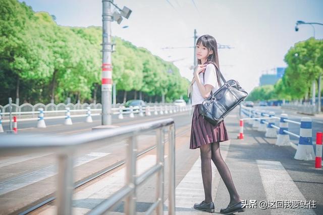 靓靓聊第126期：户外CQ9电子 CQ9传奇电子养眼jk清纯黑长直发黑丝漂亮的小姐姐