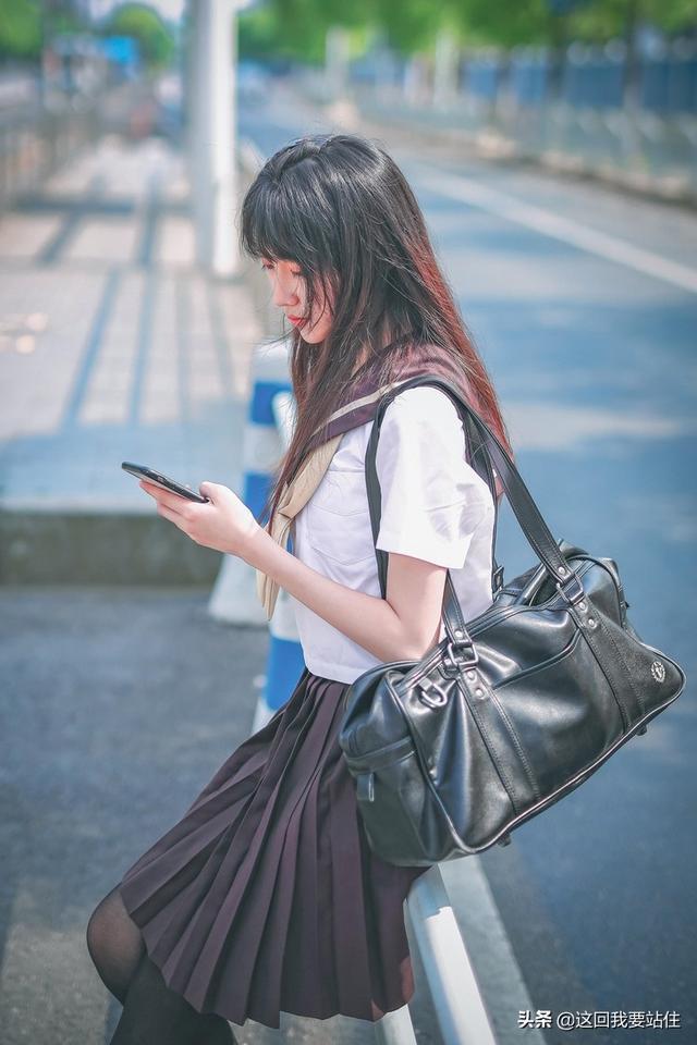 靓靓聊第126期：户外CQ9电子 CQ9传奇电子养眼jk清纯黑长直发黑丝漂亮的小姐姐(图5)