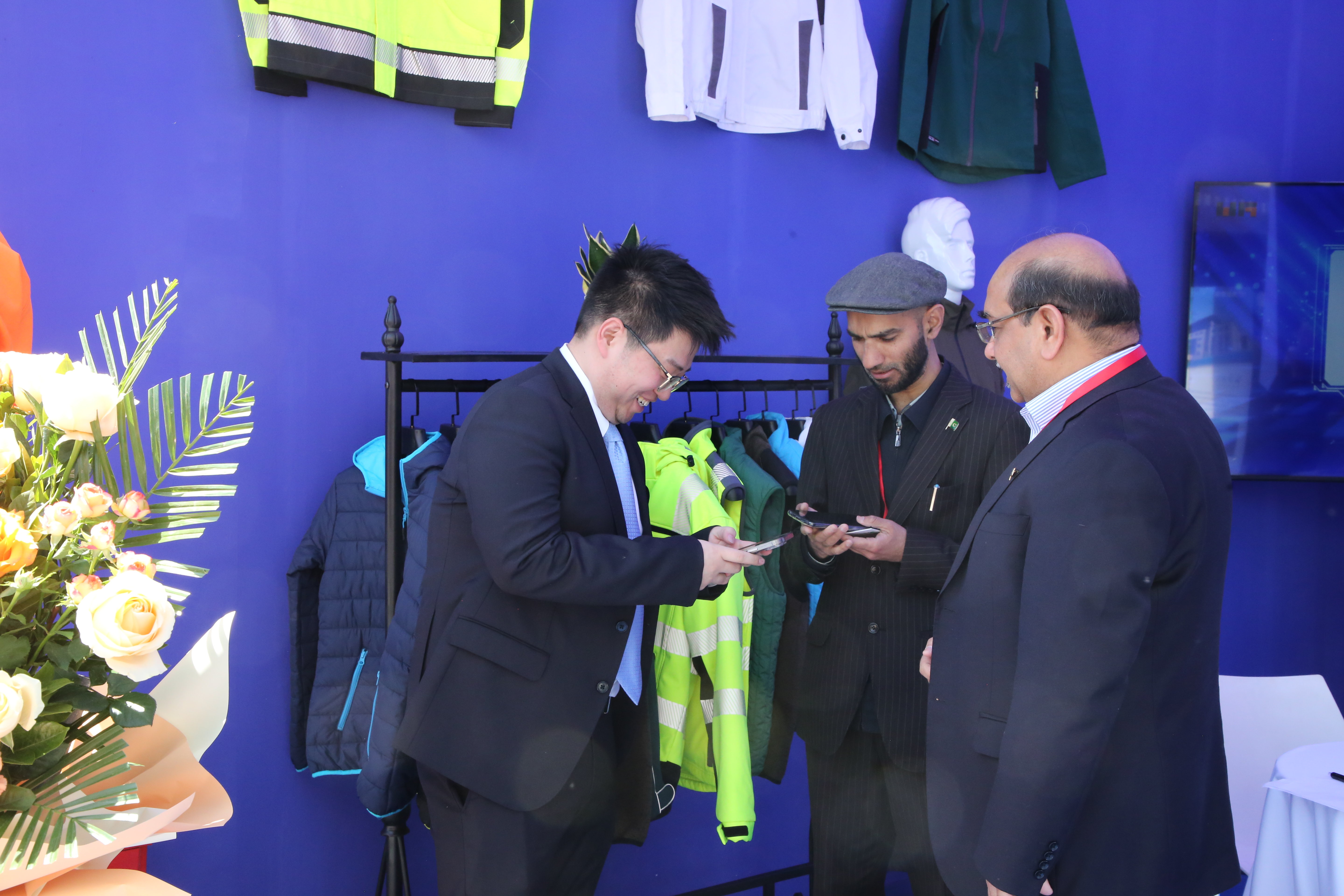 2023中国（晋州）纺织服装博览会暨中国服装数智化转型万里行高峰论坛开幕CQ9电子 CQ9传奇电子(图4)