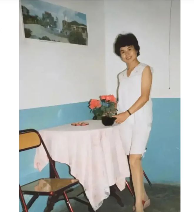 80年代一个大连纺织厂女员CQ9电子 CQ9传奇电子工的照片当时进厂之后就等于铁饭碗