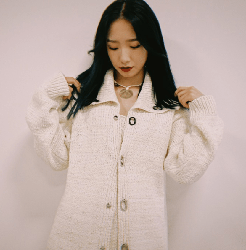 优雅柔和的穿搭一定要看针织衫！曲线的服装设计更容易展现特色CQ9电子 CQ9传奇电子(图2)