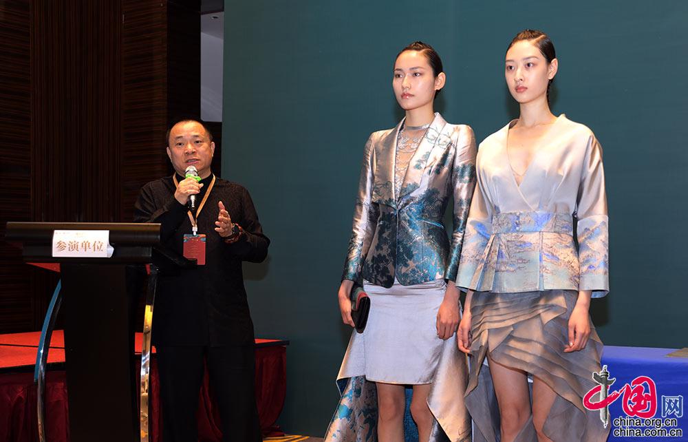 锦绣中华——202CQ9电子 CQ9传奇电子1中国非遗服饰秀亮相海南崖州[组图](图12)