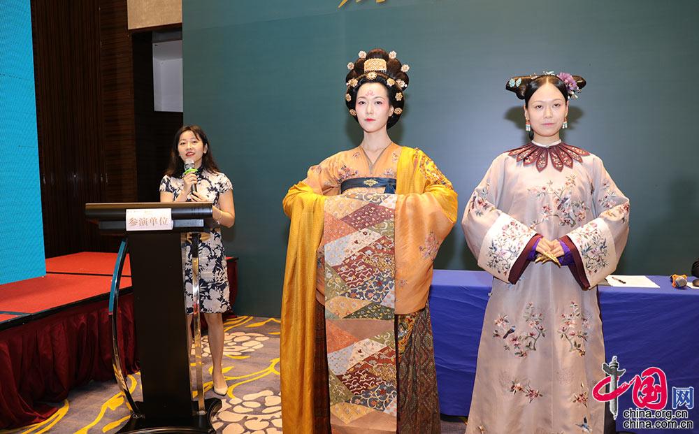 锦绣中华——202CQ9电子 CQ9传奇电子1中国非遗服饰秀亮相海南崖州[组图](图13)