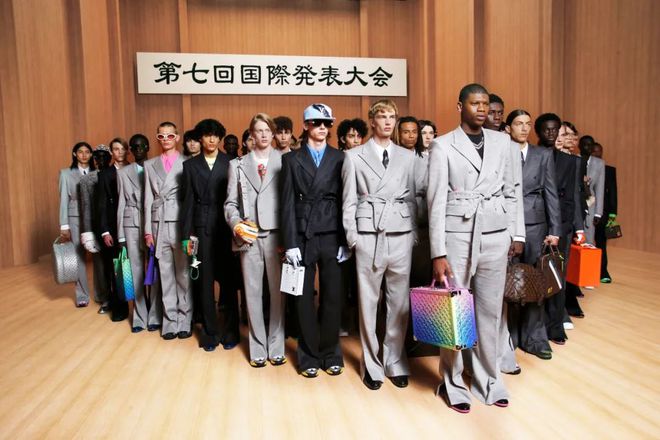 CQ9电子 CQ9传奇电子这一年时装走秀形式大洗牌(图8)