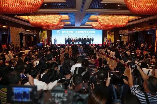 佛山5位纺织大佬：49亿在广西建6000亩纺织服装园区CQ9电子 CQ9传奇电子(图3)