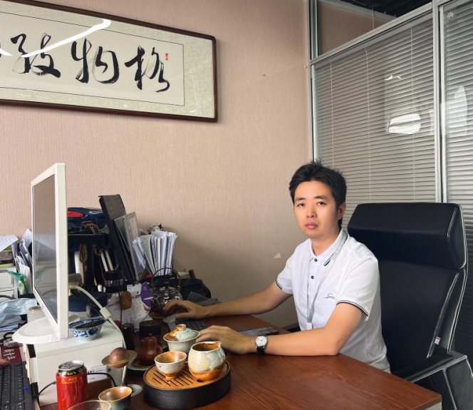 格衫服饰定CQ9电子 CQ9传奇电子制 以定制驱动服饰赛道新纪元(图4)