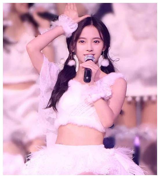 CQ9电子 CQ9传奇电子鞠婧祎有多狠？化身清纯“兔女郎”热裤比安全裤还短2CM(图3)