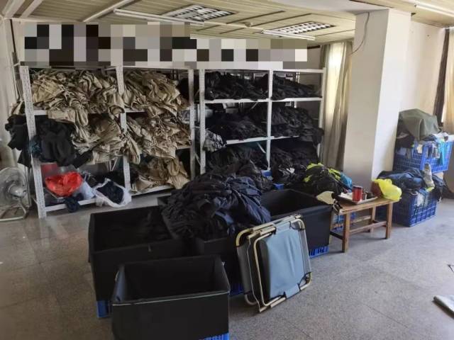CQ9电子 CQ9传奇电子进货价一堆200元！服装网店被查所谓“大牌”竟全是假的(图6)