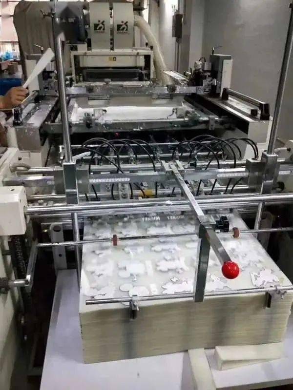 特大假冒商标案告破！涉及27个CQ9电子 CQ9传奇电子知名品牌服装服饰4000多万！(图5)