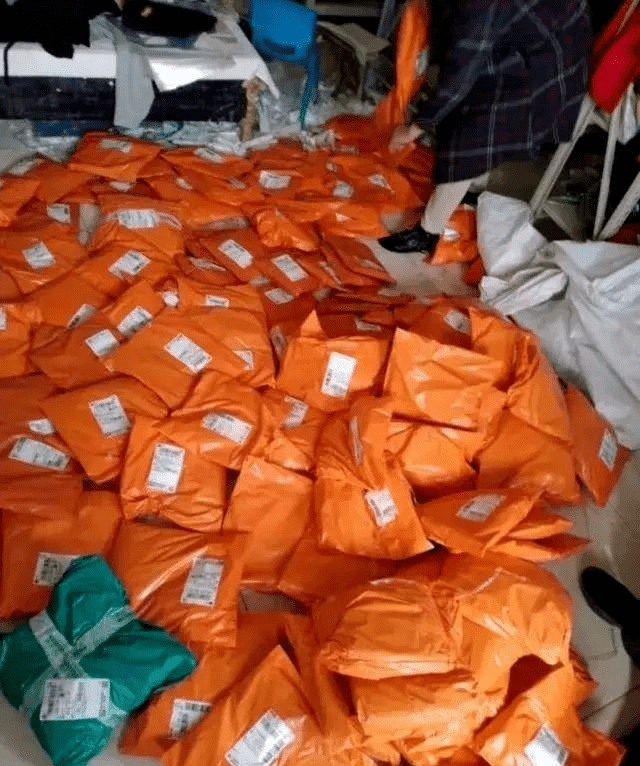 特大假冒商标案告破！涉及27个CQ9电子 CQ9传奇电子知名品牌服装服饰4000多万！(图2)