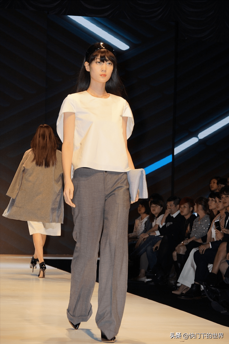 CQ9电子 CQ9传奇电子如何解读时装模特的着装：为何时尚潮流对于大众普遍难以接受？(图3)