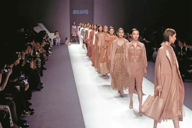 11位服装设计师CQ9电子 CQ9传奇电子上榜！他们用“中国元素”展示深圳设计力量(图12)