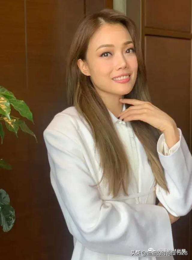 容祖儿在演唱会上选择大胆的服装设计CQ9电子 CQ9传奇电子时尚和美的定义因人而异(图4)
