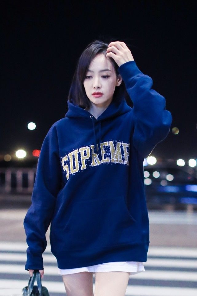 CQ9电子 CQ9传奇电子宋茜日常穿得不像明星服装普通又有点宽松但好在身材好不显胖(图2)