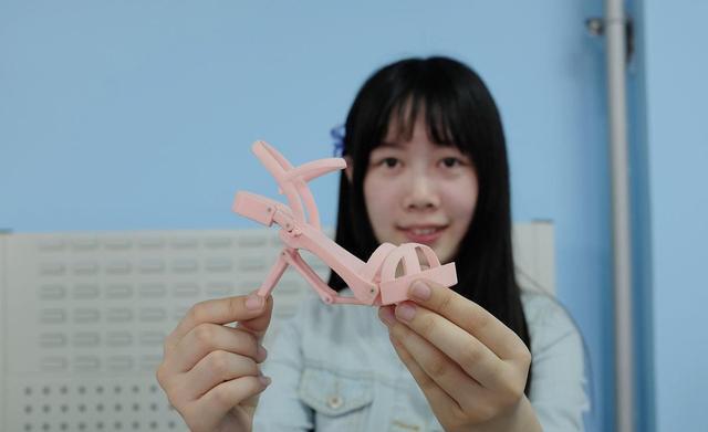 曾经声名远播的“中国CQ9电子 CQ9传奇电子纺织大学”现在鲜为人知的“东华大学”(图2)