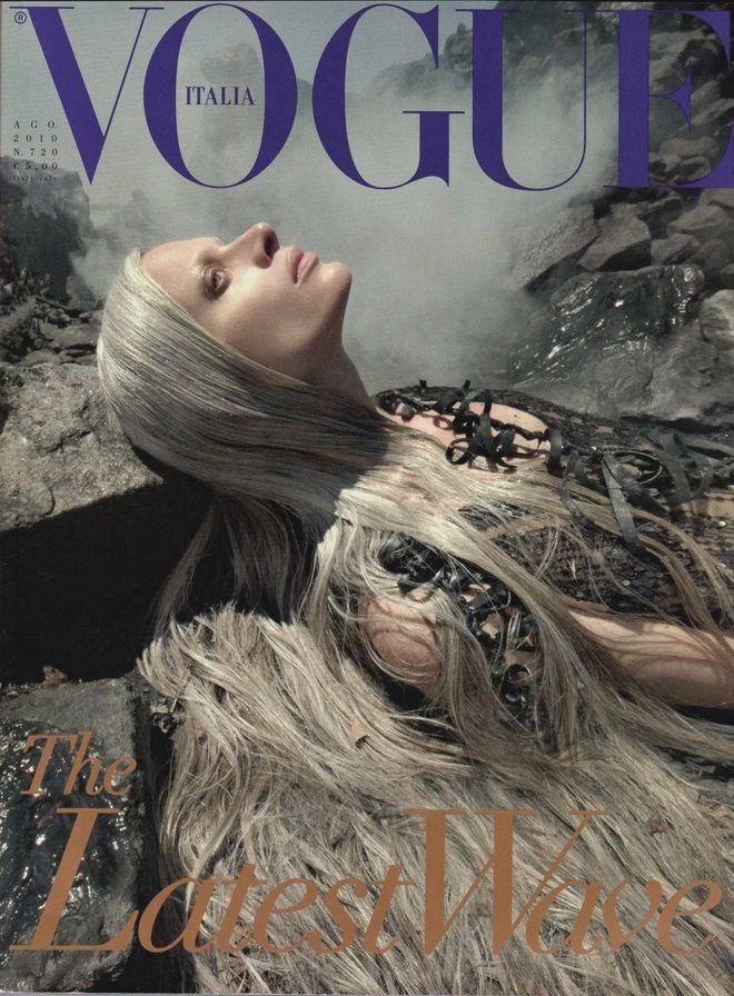 CQ9电子 CQ9传奇电子《VOGUE》杂志最经典的30个封面故事(图33)