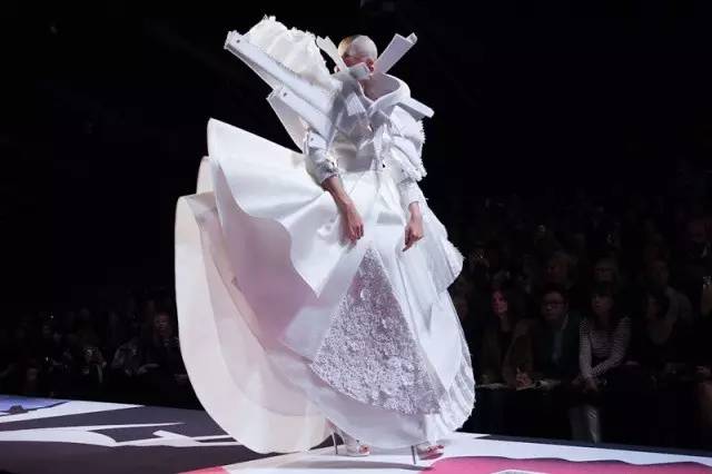 CQ9电子 CQ9传奇电子About Fashion｜浅谈有关时装的几大类问题(图3)