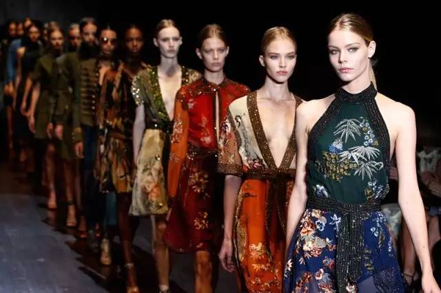 CQ9电子 CQ9传奇电子About Fashion｜浅谈有关时装的几大类问题