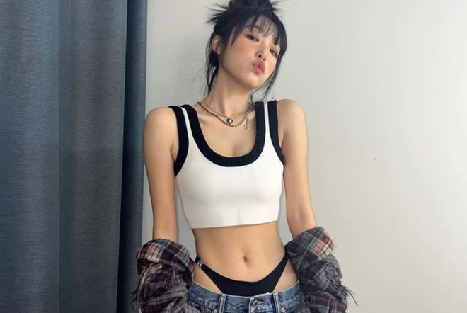 CQ9电子 CQ9传奇电子BLACKPINK金珍妮演出服太过暴露引争议网友：这是情趣内衣吧！(图9)